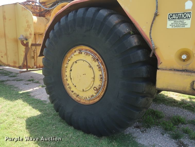 image for item HT9631 1977 Caterpillar 631D  water wagon