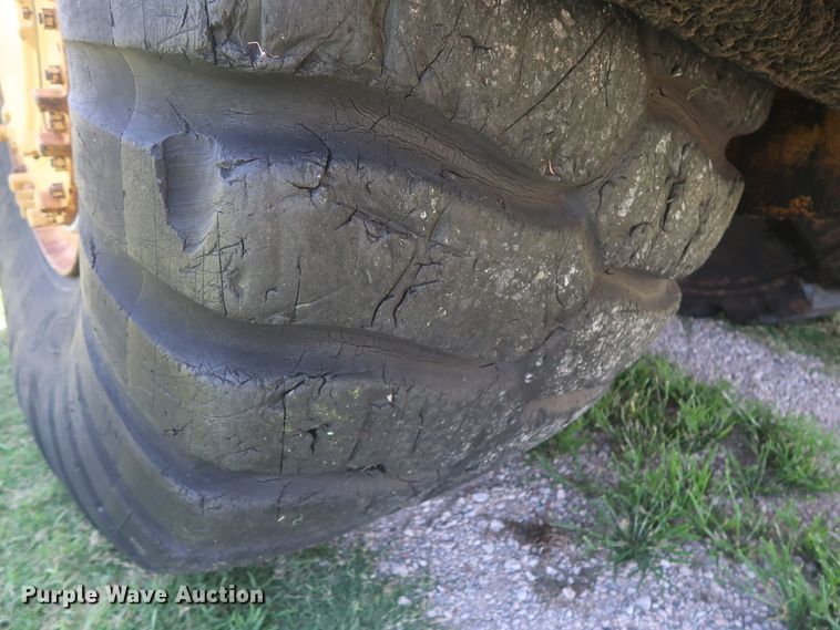 image for item HT9631 1977 Caterpillar 631D  water wagon