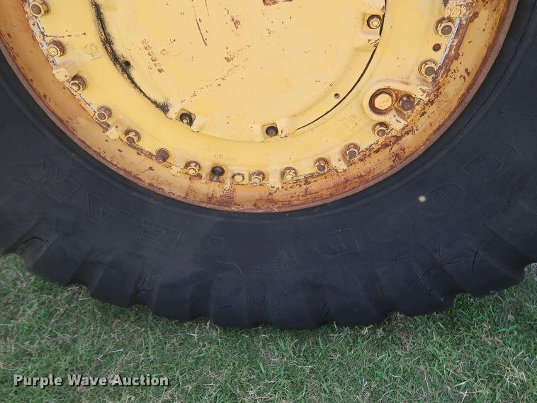 image for item HT9631 1977 Caterpillar 631D  water wagon