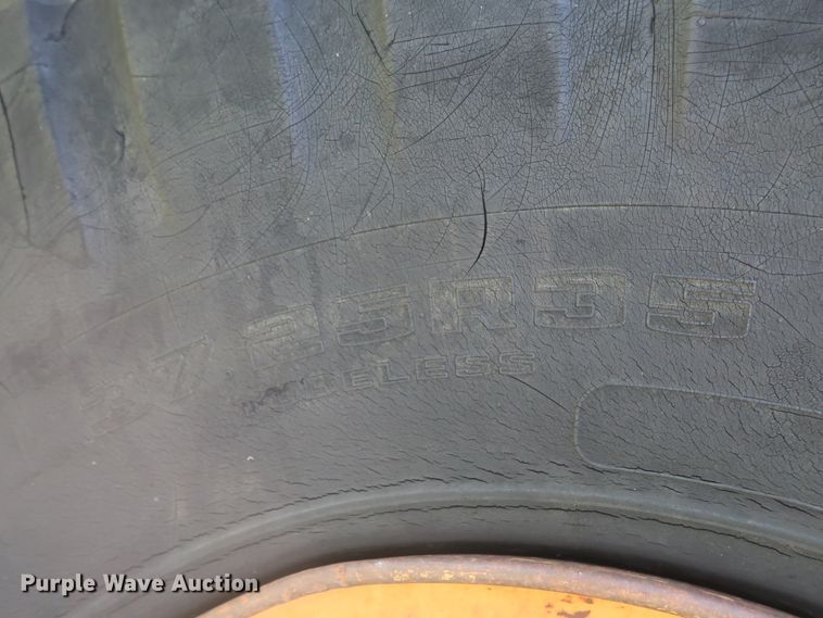 image for item HT9631 1977 Caterpillar 631D  water wagon