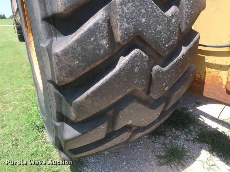 image for item HT9631 1977 Caterpillar 631D  water wagon