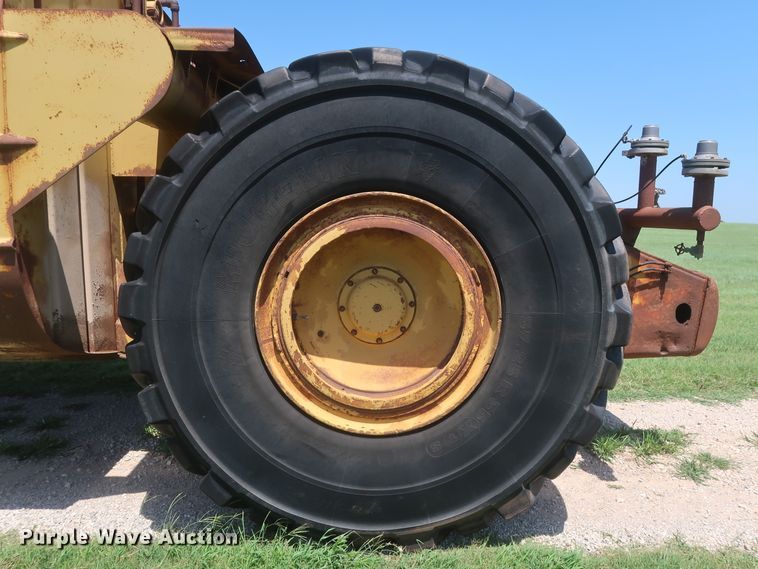 image for item HT9631 1977 Caterpillar 631D  water wagon