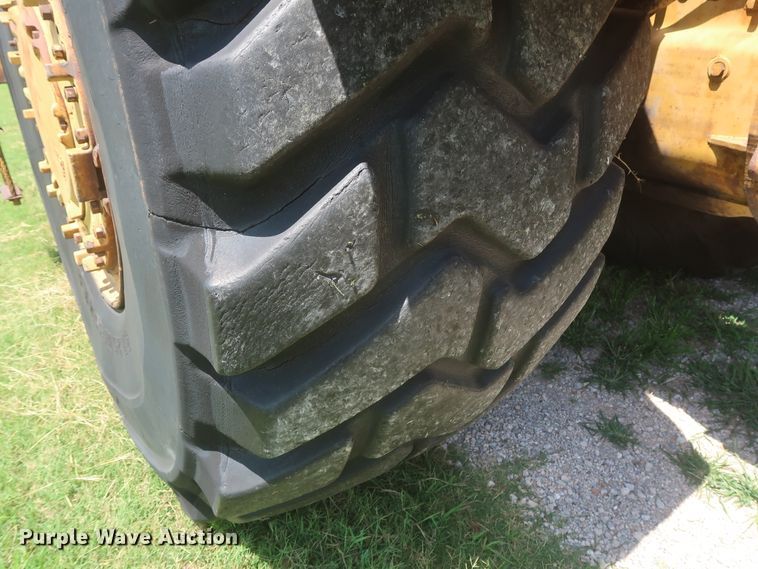 image for item HT9631 1977 Caterpillar 631D  water wagon