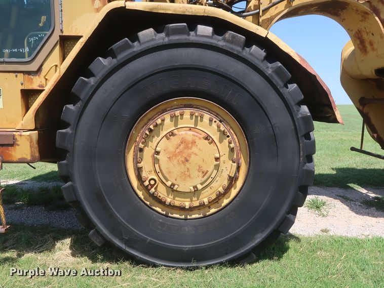 image for item HT9631 1977 Caterpillar 631D  water wagon