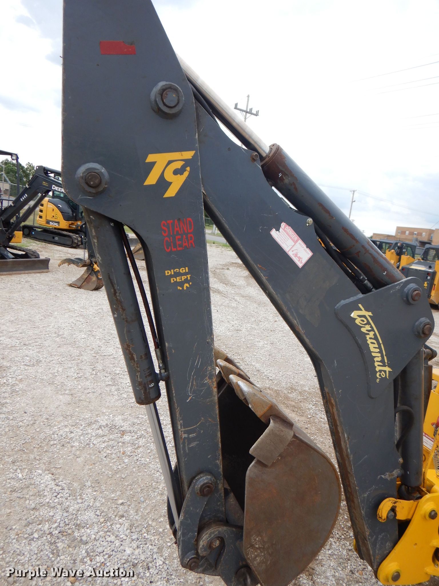 2016 Terramite T9 backhoe in Joplin, MO Item GT9445 sold Purple Wave