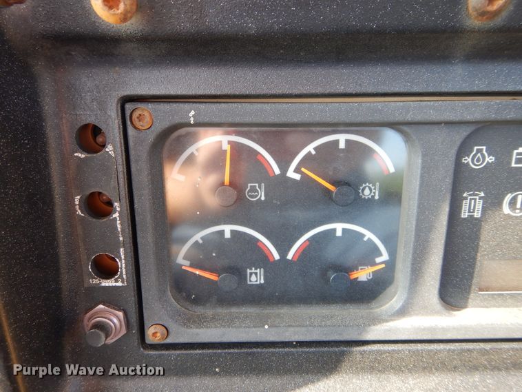 image for item DG7165 2001 Caterpillar D6M LGP  pipelayer