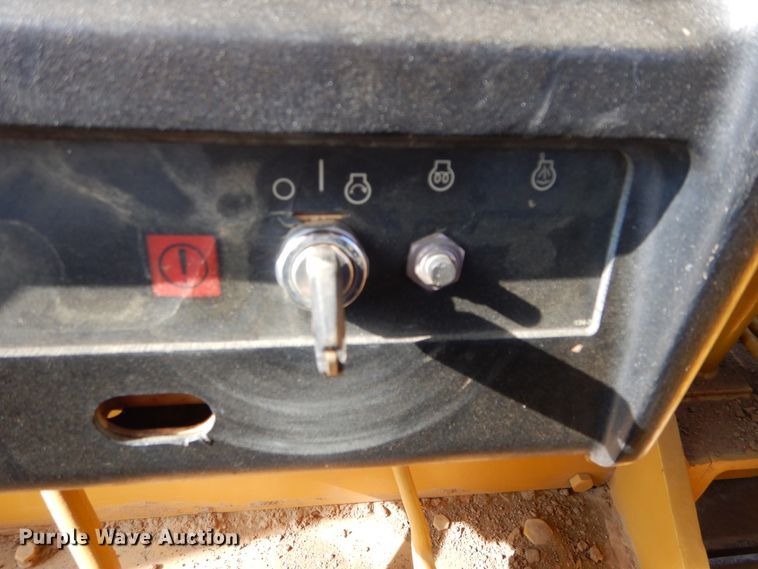 image for item DG7165 2001 Caterpillar D6M LGP  pipelayer