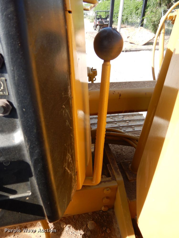 image for item DG7165 2001 Caterpillar D6M LGP  pipelayer