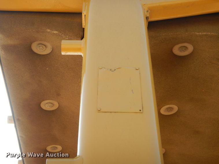 image for item DG7165 2001 Caterpillar D6M LGP  pipelayer