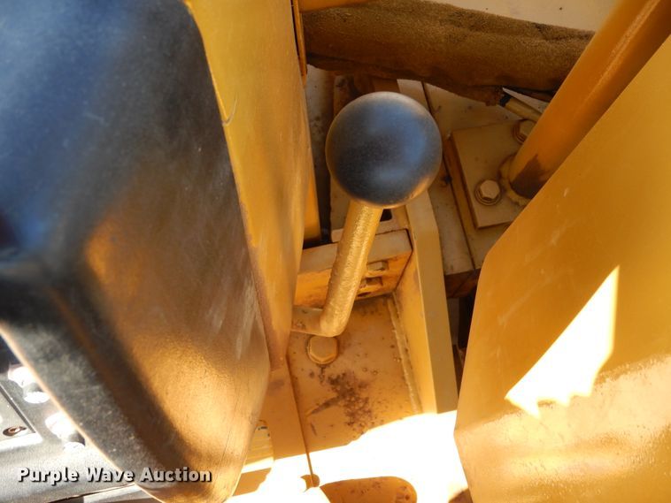 image for item DG7166 1998 Caterpillar D6M LGP  pipelayer