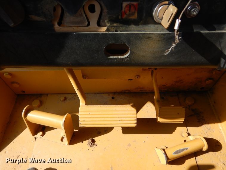 image for item DG7166 1998 Caterpillar D6M LGP  pipelayer