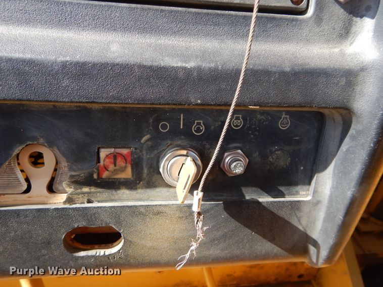 image for item DG7166 1998 Caterpillar D6M LGP  pipelayer