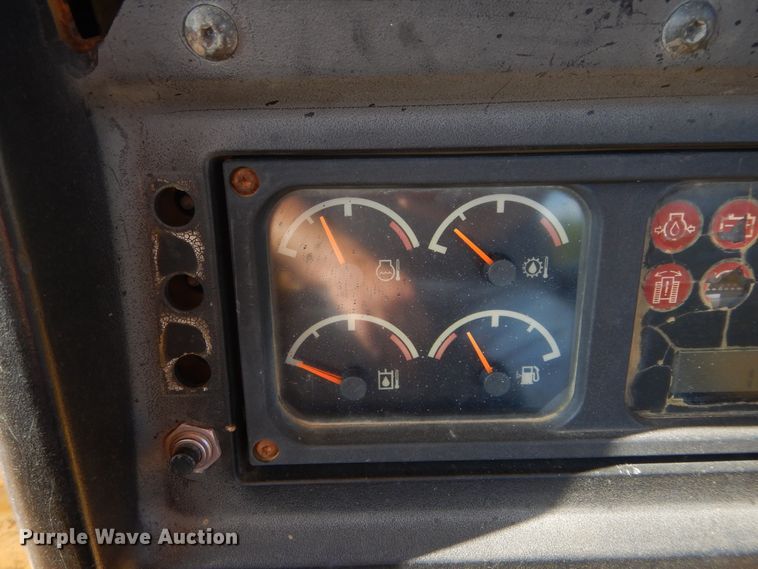 image for item DG7167 1998 Caterpillar D6M LGP  pipelayer