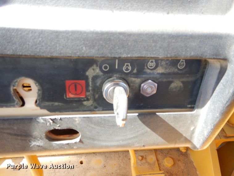 image for item DG7167 1998 Caterpillar D6M LGP  pipelayer