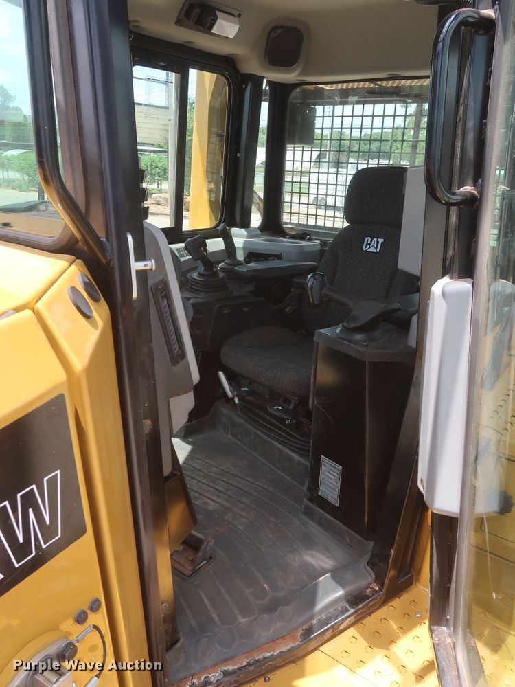 image for item DG7174 2018 Caterpillar D6T XW  dozer