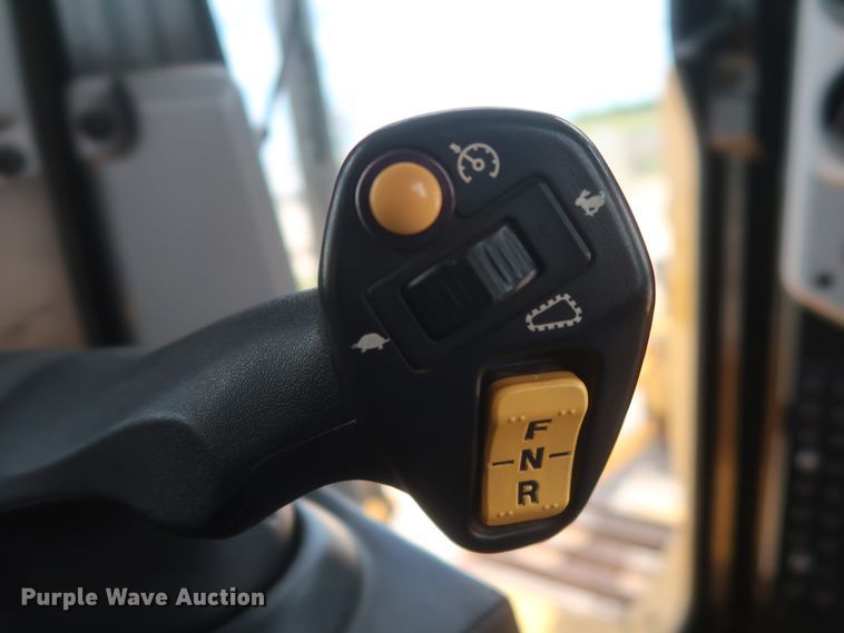 image for item DG7174 2018 Caterpillar D6T XW  dozer