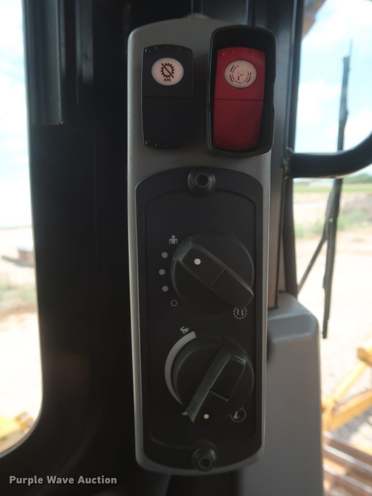 image for item DG7174 2018 Caterpillar D6T XW  dozer