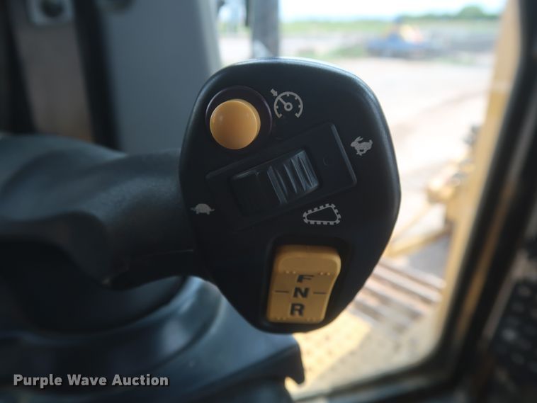 image for item DG7176 2018 Caterpillar D6T XW  dozer