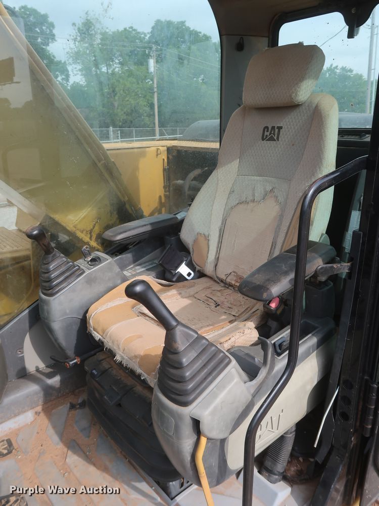 image for item DG7181 2011 Caterpillar 320DL  excavator
