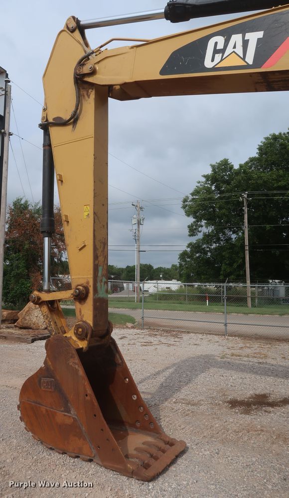 image for item DG7181 2011 Caterpillar 320DL  excavator