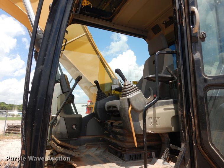 image for item DG7183 2011 Caterpillar 320DL  excavator