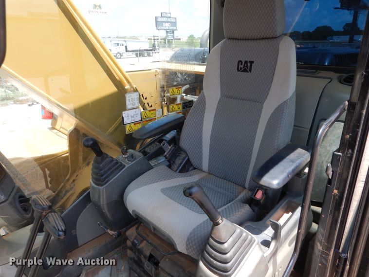 image for item DG7183 2011 Caterpillar 320DL  excavator