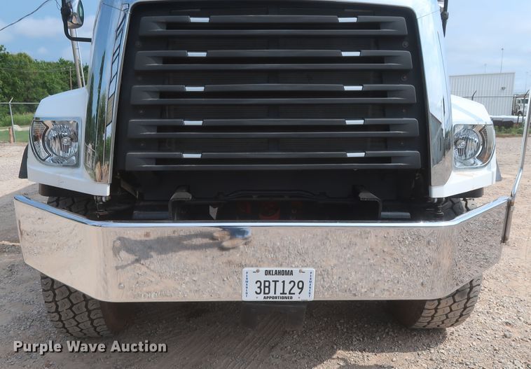 image for item DG7195 2014 Freightliner 108SD  box truck with Ditch Witch mud mixing system