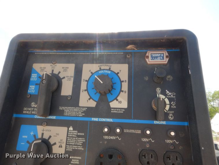 image for item DG7196 2009 Sterling Acterra  service truck with crane