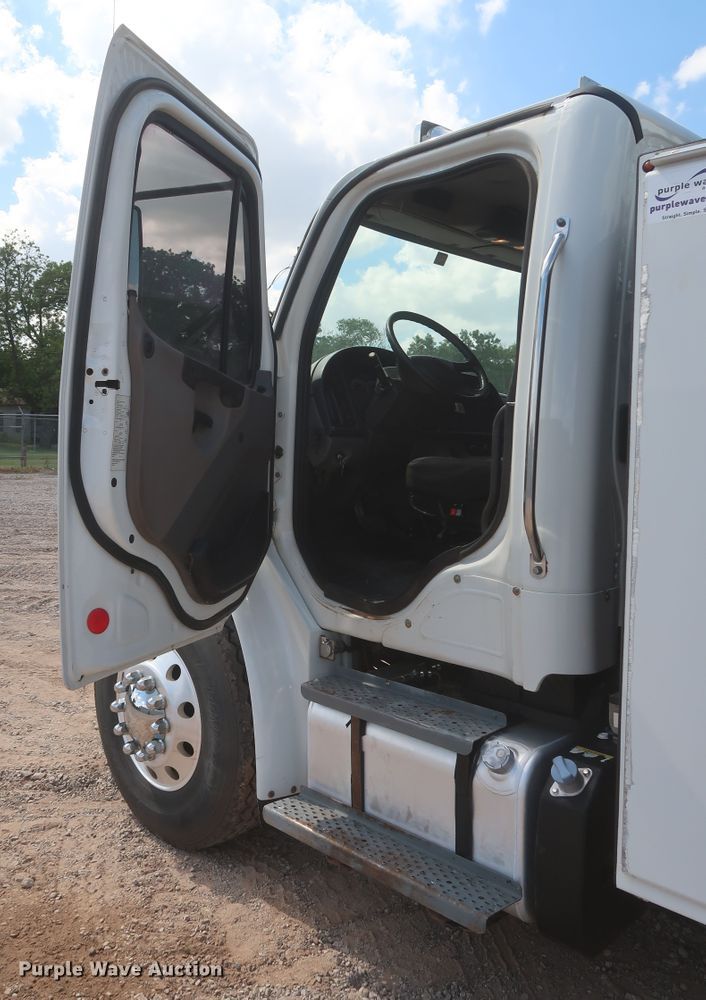 image for item DG7197 2011 Freightliner Business Class M2  service truck with crane