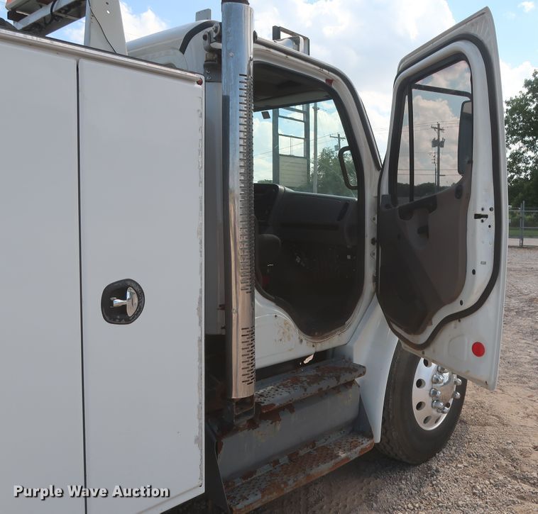 image for item DG7197 2011 Freightliner Business Class M2  service truck with crane