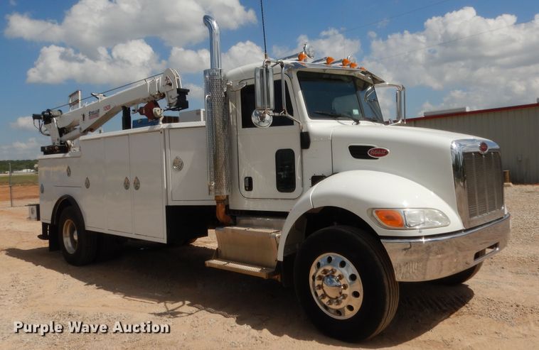 image for item DG7212 2013 Peterbilt 337  service truck with crane