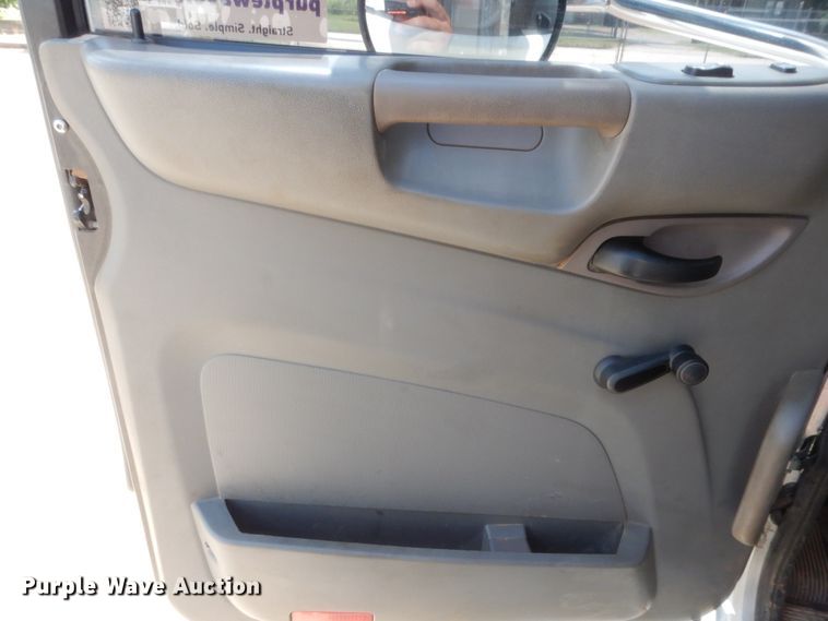 image for item DG7212 2013 Peterbilt 337  service truck with crane