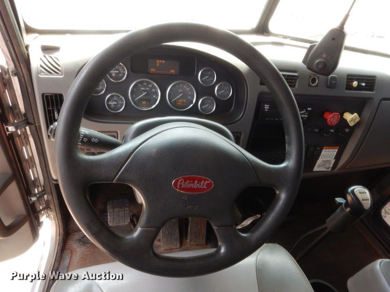 image for item DG7212 2013 Peterbilt 337  service truck with crane