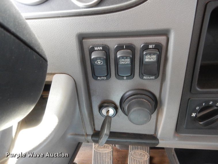 image for item DG7212 2013 Peterbilt 337  service truck with crane