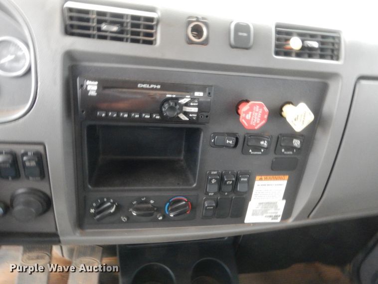 image for item DG7212 2013 Peterbilt 337  service truck with crane