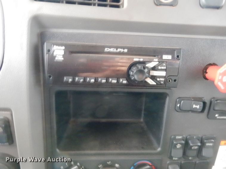 image for item DG7212 2013 Peterbilt 337  service truck with crane