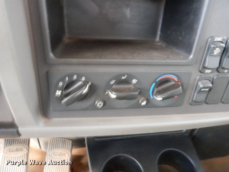 image for item DG7212 2013 Peterbilt 337  service truck with crane