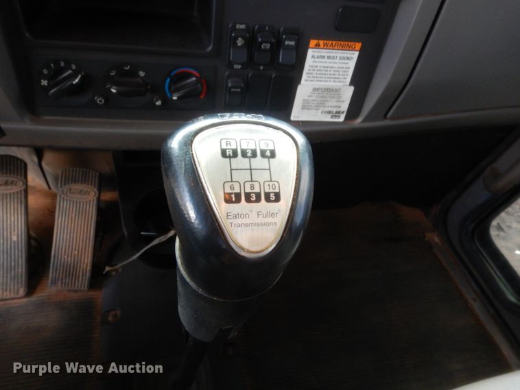 image for item DG7212 2013 Peterbilt 337  service truck with crane