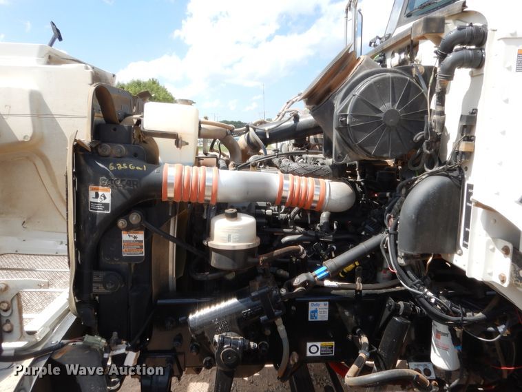 image for item DG7212 2013 Peterbilt 337  service truck with crane