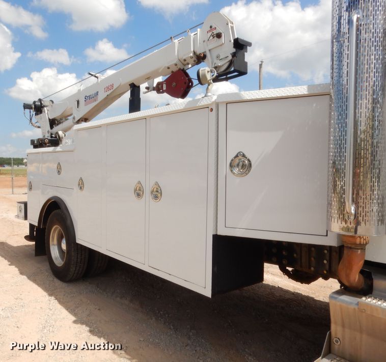 image for item DG7212 2013 Peterbilt 337  service truck with crane