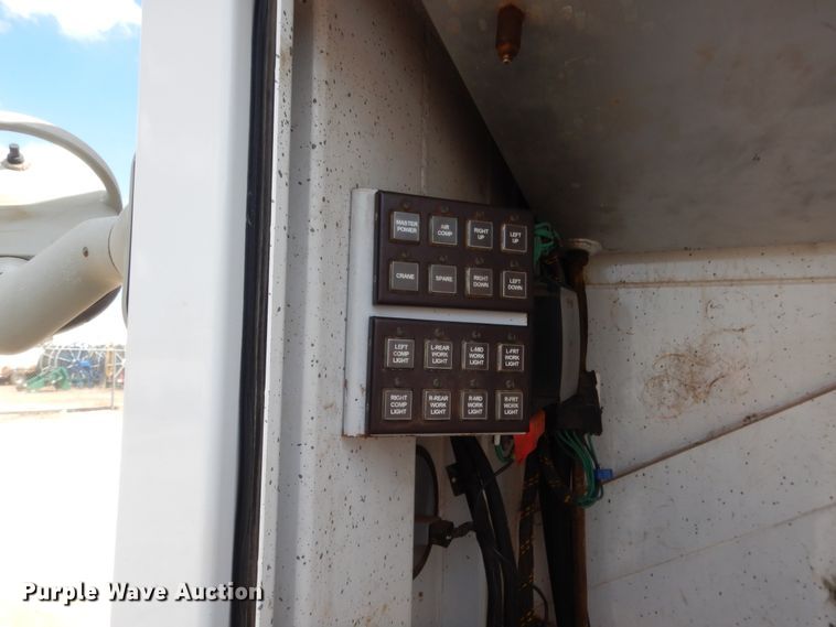 image for item DG7212 2013 Peterbilt 337  service truck with crane