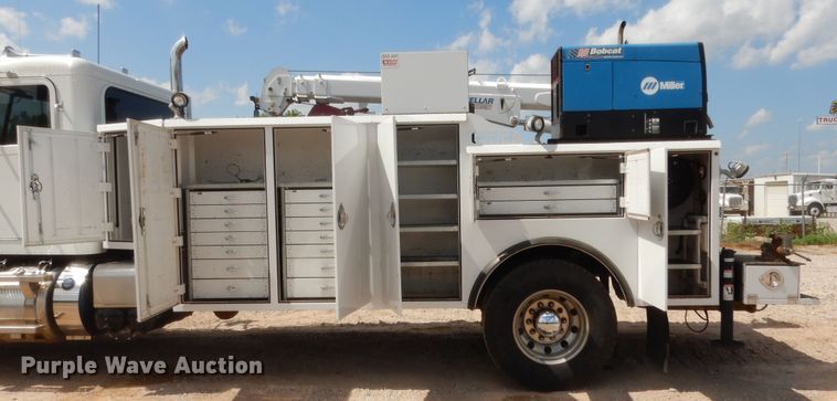 image for item DG7212 2013 Peterbilt 337  service truck with crane