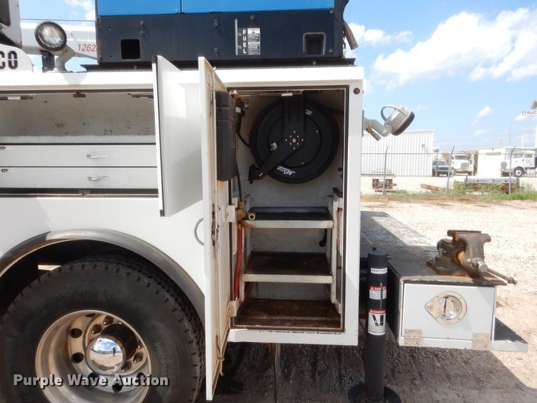 image for item DG7212 2013 Peterbilt 337  service truck with crane