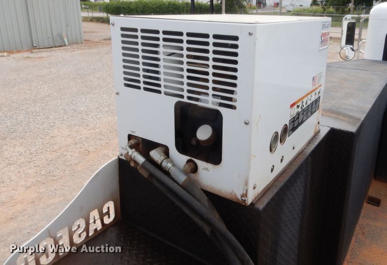 image for item DG7212 2013 Peterbilt 337  service truck with crane