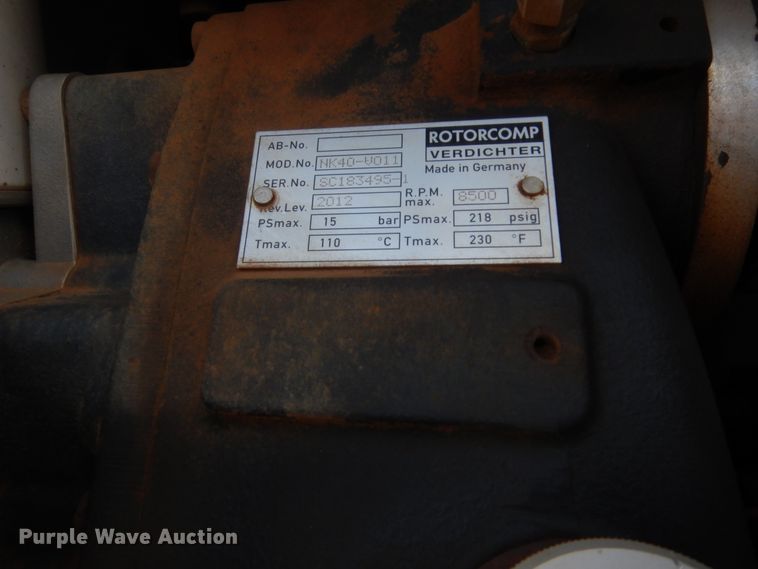 image for item DG7212 2013 Peterbilt 337  service truck with crane