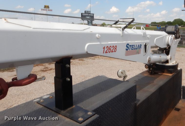 image for item DG7212 2013 Peterbilt 337  service truck with crane