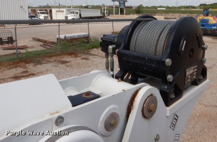 image for item DG7212 2013 Peterbilt 337  service truck with crane