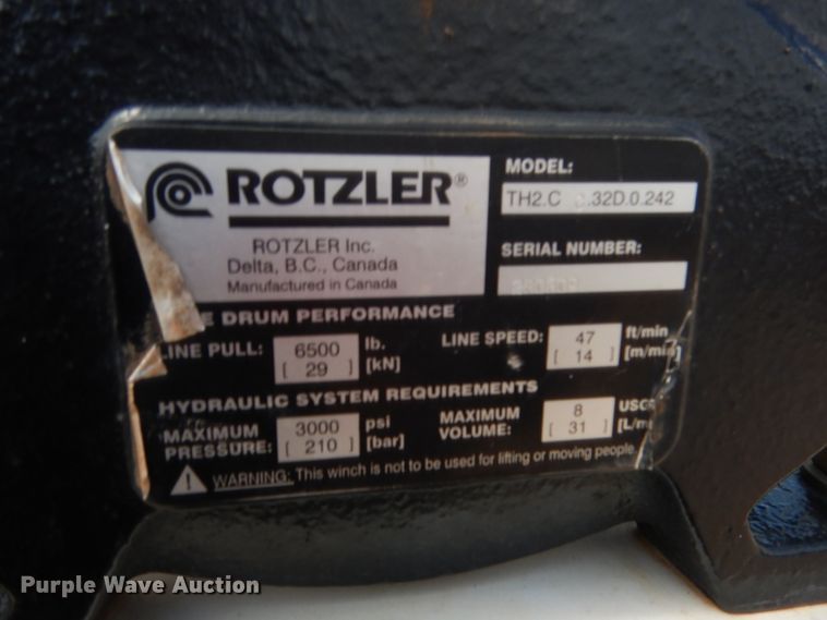 image for item DG7212 2013 Peterbilt 337  service truck with crane