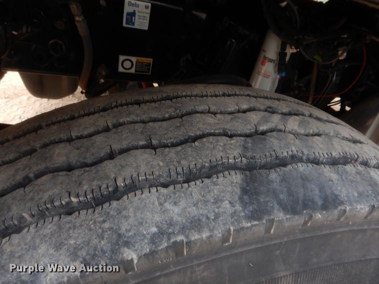 image for item DG7212 2013 Peterbilt 337  service truck with crane