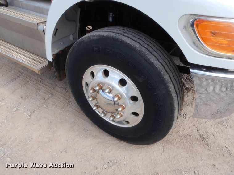 image for item DG7212 2013 Peterbilt 337  service truck with crane